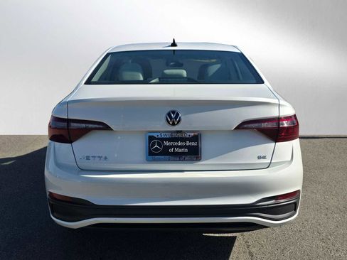 Used 2023 Volkswagen Jetta SE w/ Panoramic Sunroof Package image 4