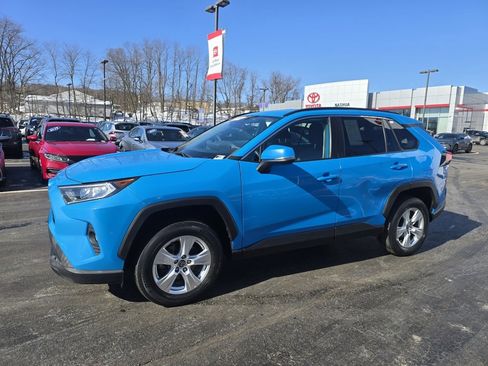 Certified 2021 Toyota RAV4 XLE w/ Carpet Mat Package (TMS) image 3