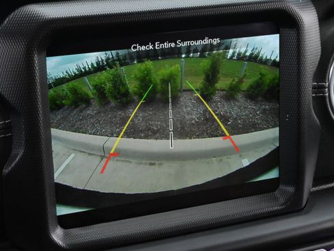 Used 2018 Jeep Wrangler Unlimited Sahara image 18