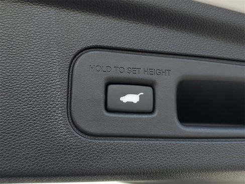 Certified 2025 Acura MDX w/ Technology Package image 10