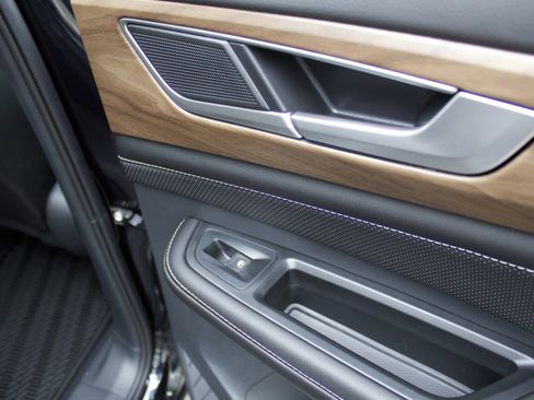 New 2026 Volkswagen Atlas SE image 32