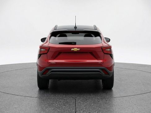 Used 2025 Chevrolet Trax LT FWD image 7