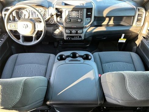 Used 2024 RAM 2500 Tradesman w/ Chrome Appearance Group image 13