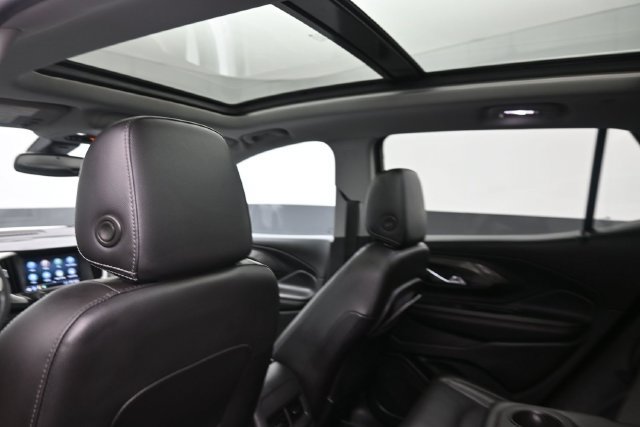 Used 2022 GMC Terrain SLT w/ Infotainment Package II FWD image 20