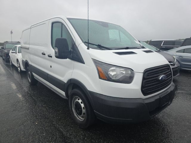 Used 2018 Ford Transit 250 130 Low Roof RWD image 2