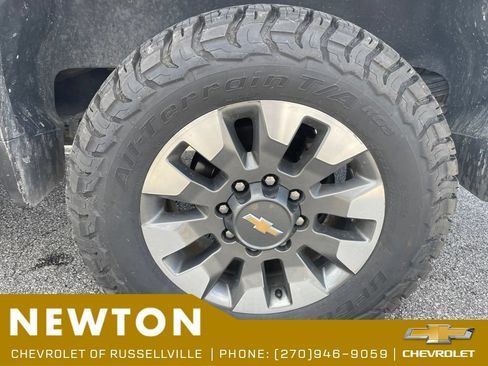 Used 2022 Chevrolet Silverado 2500 Custom w/ Custom Value Package AWD/4WD image 14