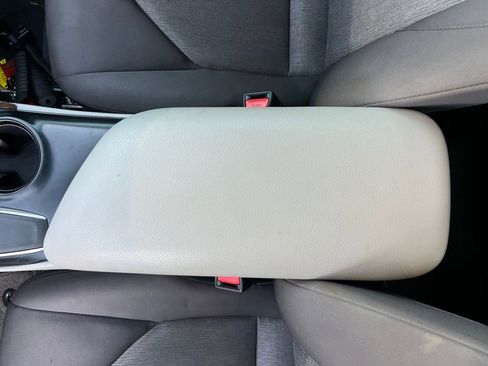 Used 2018 Toyota Camry LE image 29