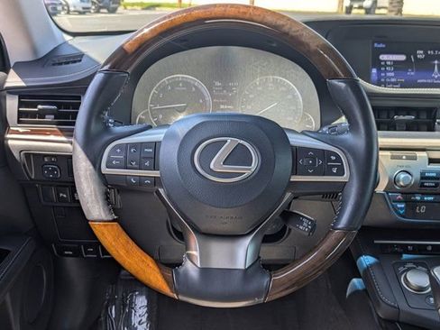 Used 2016 Lexus ES 350 w/ Premium Package w/Wood Trim FWD image 16