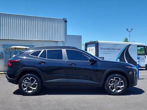 Used 2024 Chevrolet Trax LT w/ Driver Confidence Package FWD image 6