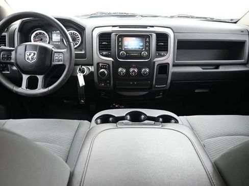 Used 2018 RAM 1500 Express AWD/4WD image 16