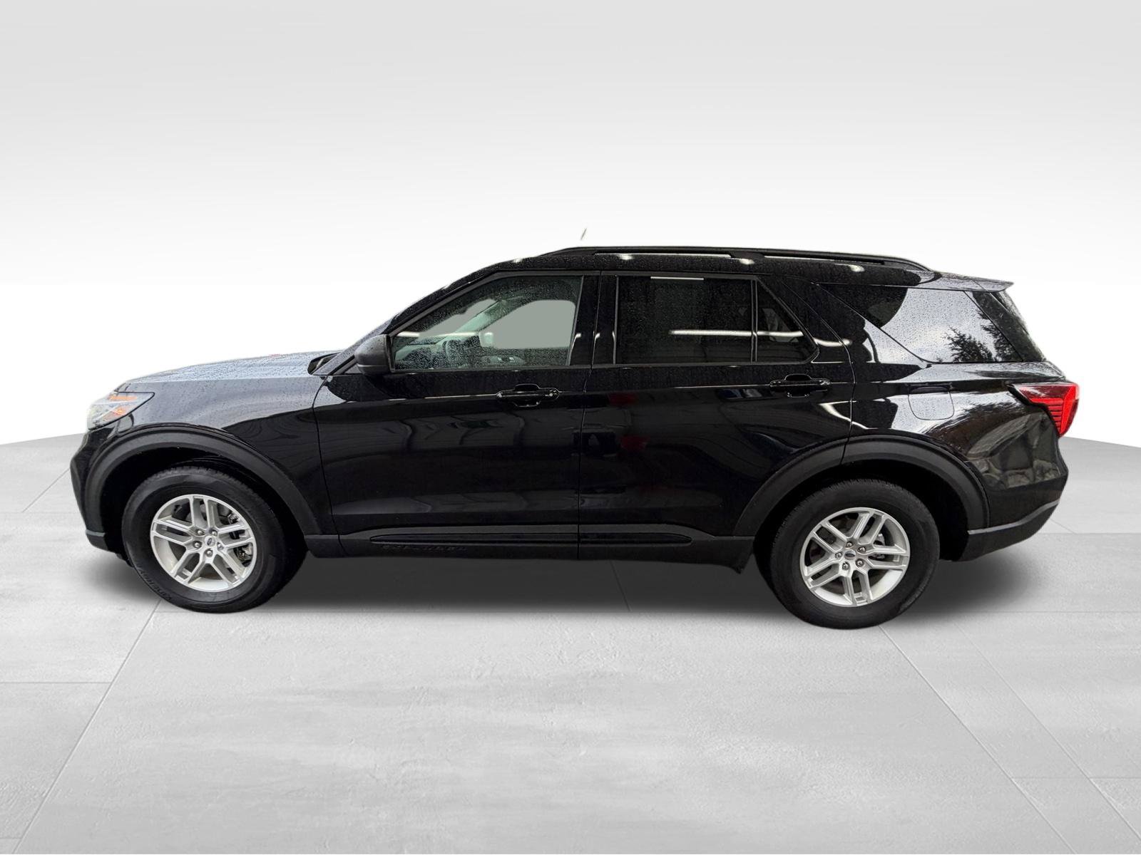 Used 2026 Ford Explorer Active AWD/4WD image 9