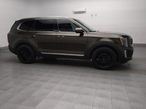Used 2020 Kia Telluride EX AWD/4WD image 11