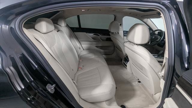 Used 2017 BMW 740i RWD image 22