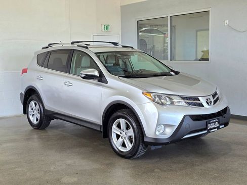 Used 2013 Toyota RAV4 XLE AWD/4WD image 3