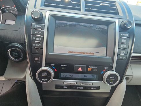 Used 2014 Toyota Camry XLE FWD image 19