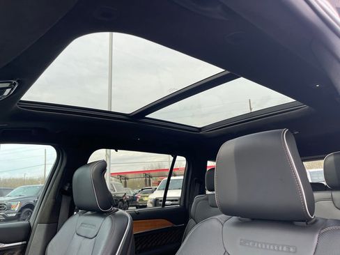 Used 2024 Jeep Grand Cherokee L Summit image 17