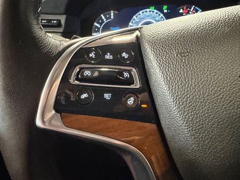 Used 2020 Cadillac Escalade Luxury AWD/4WD image 37