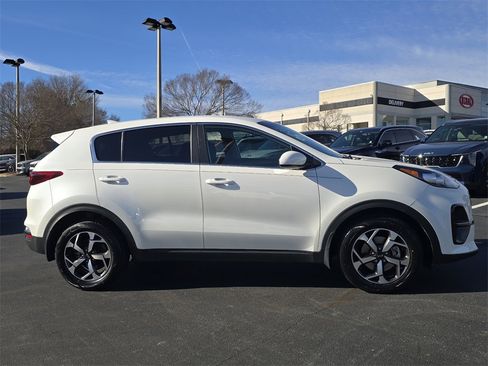 Used 2021 Kia Sportage LX image 2