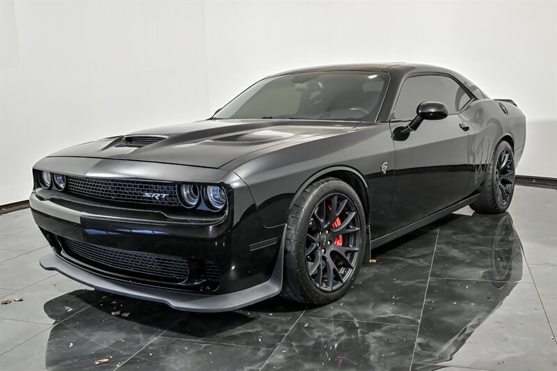 Used 2016 Dodge Challenger SRT Hellcat RWD image 5