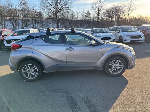 Used 2020 Toyota C-HR LE image 9