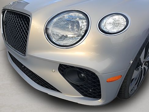 New 2024 Bentley Continental GT V8 AWD/4WD image 17