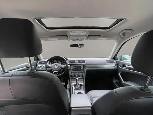 Used 2018 Volkswagen Passat 2.0T SEL Premium FWD image 16