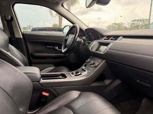 Used 2018 Land Rover Range Rover Evoque SE AWD/4WD image 12