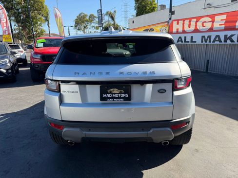 Used 2019 Land Rover Range Rover Evoque SE AWD/4WD image 8
