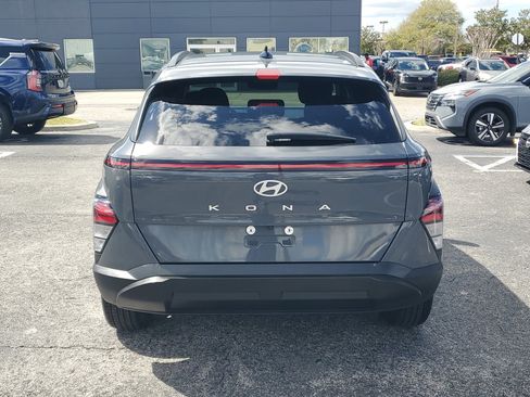 Used 2025 Hyundai Kona SEL image 5