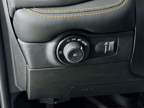 Used 2022 Dodge Durango R/T w/ Quick Order Package 22F image 11