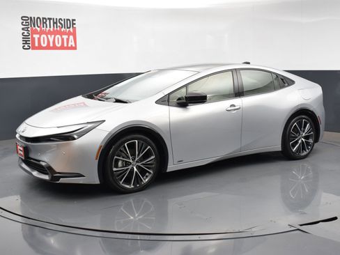 Used 2023 Toyota Prius XLE image 8