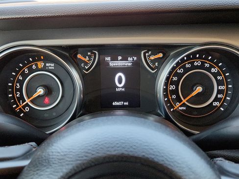 Used 2023 Jeep Gladiator Sport AWD/4WD image 18