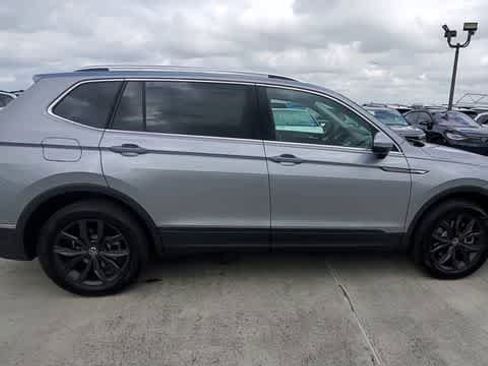 Used 2024 Volkswagen Tiguan SE FWD image 9