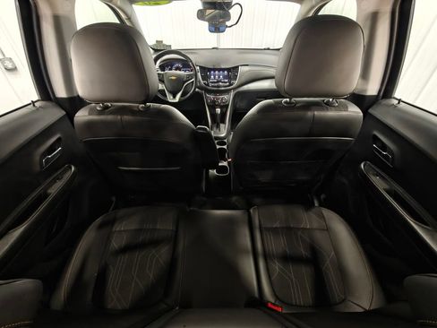 Used 2020 Chevrolet Trax LT w/ LT Convenience Package FWD image 28