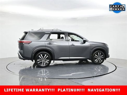 Used 2024 Nissan Pathfinder Platinum image 2