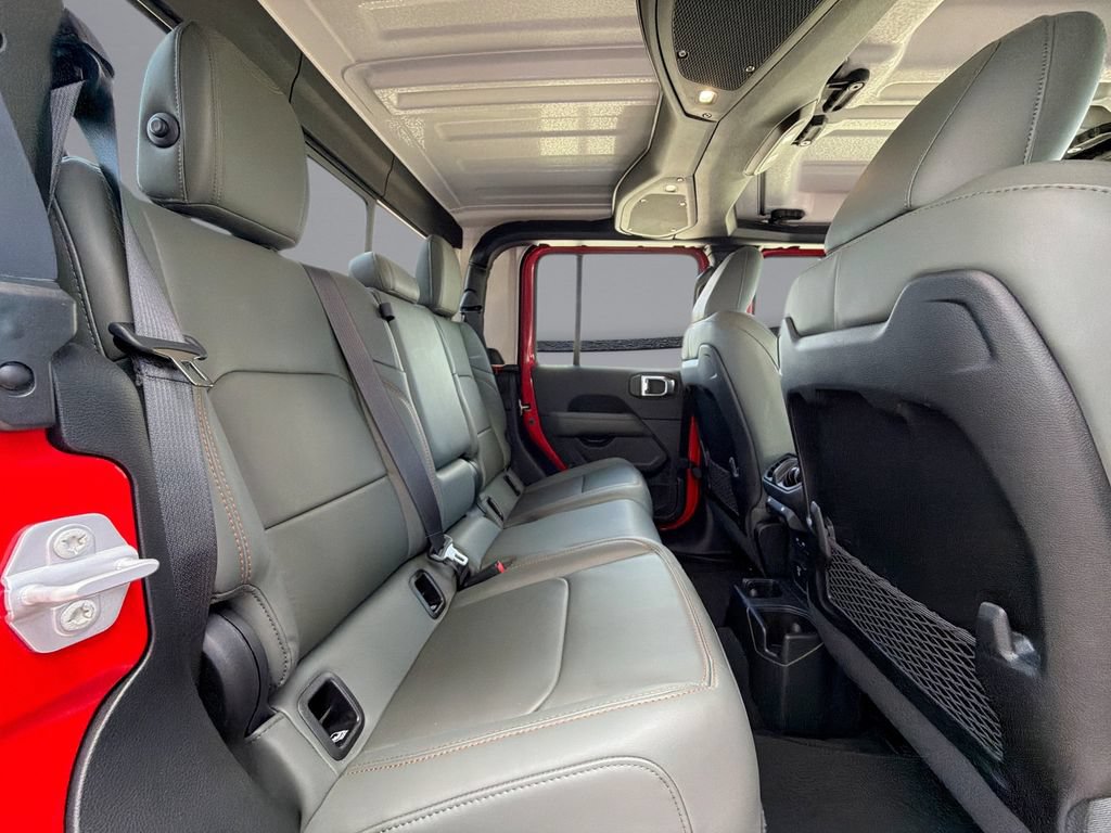 Used 2025 Jeep Gladiator Mojave w/ Convenience Group AWD/4WD image 17