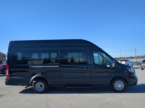 Used 2024 Ford Transit 350 XLT image 2