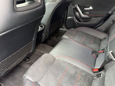 Used 2022 Mercedes-Benz CLA 250 4MATIC image 11