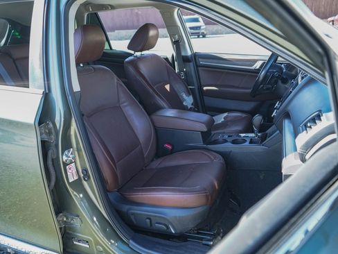 Used 2019 Subaru Outback 2.5i Touring image 11