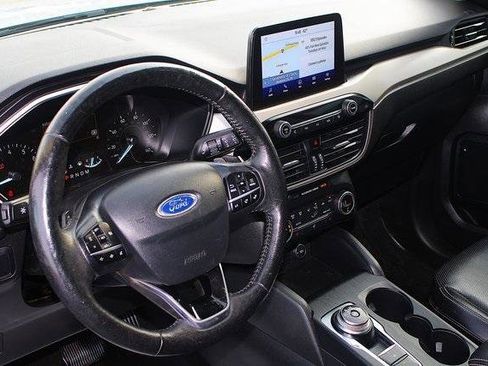 Used 2020 Ford Escape SEL image 3