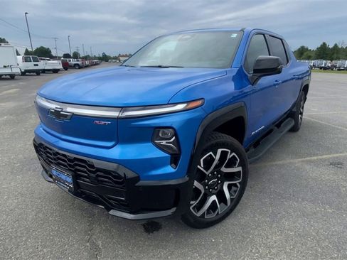 New 2025 Chevrolet Silverado EV RST image 4