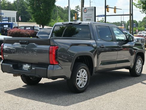 Used 2024 Toyota Tundra SR5 w/ Advanced Technology Package AWD/4WD image 9