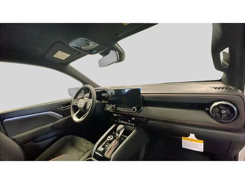 New 2025 Chevrolet Colorado Z71 image 16