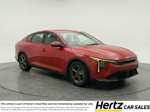 Used 2025 Kia K4 LXS image 1