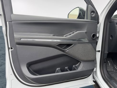 New 2026 Lincoln Navigator Reserve AWD/4WD image 12