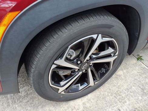 Used 2021 Chevrolet TrailBlazer RS w/ Sun and Liftgate Package image 13