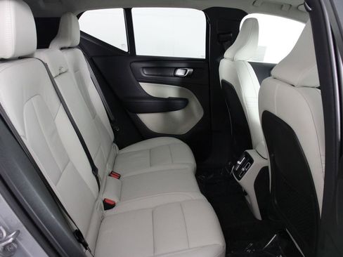 Certified 2026 Volvo XC40 B5 Plus w/ Protection Package Premier image 30