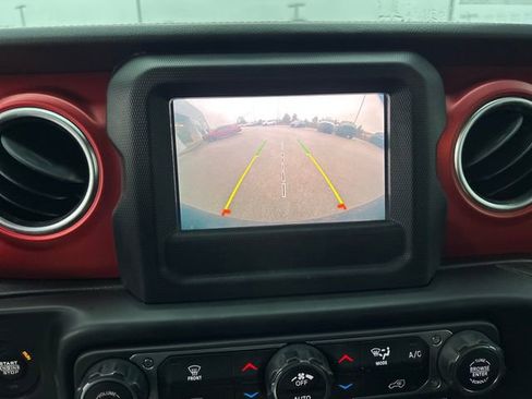 Used 2021 Jeep Wrangler Unlimited Rubicon w/ Xtreme Recon 35" Tire Package image 28