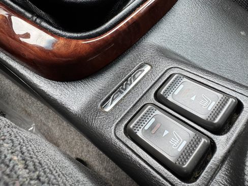 Used 2004 Subaru Outback Wagon image 35