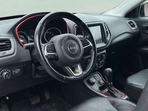 Used 2020 Jeep Compass Trailhawk AWD/4WD image 12